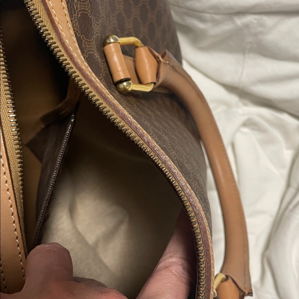 Celine Handbag - Picture 4 of 16